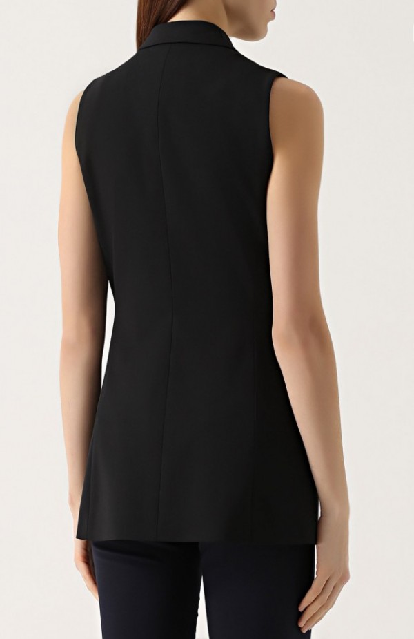 Удлиненный приталенный жилет с узкими лацканами