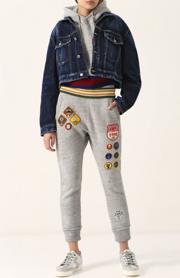 Укороченная джинсовая куртка с потертостями